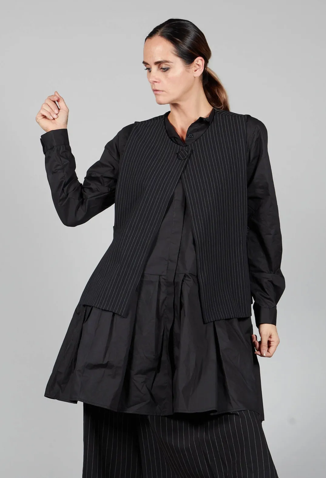 Amici Jackets^Striped Back Tie Cotton Blend Vest in Black