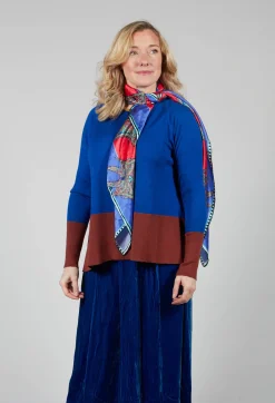 Traces of Me Tops^Top Key Round Neck in Sapphire and Cinnamon