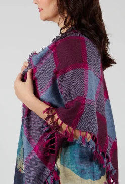 Traces of Me Scarves^Triangle Scarf in Tartan Bordeaux