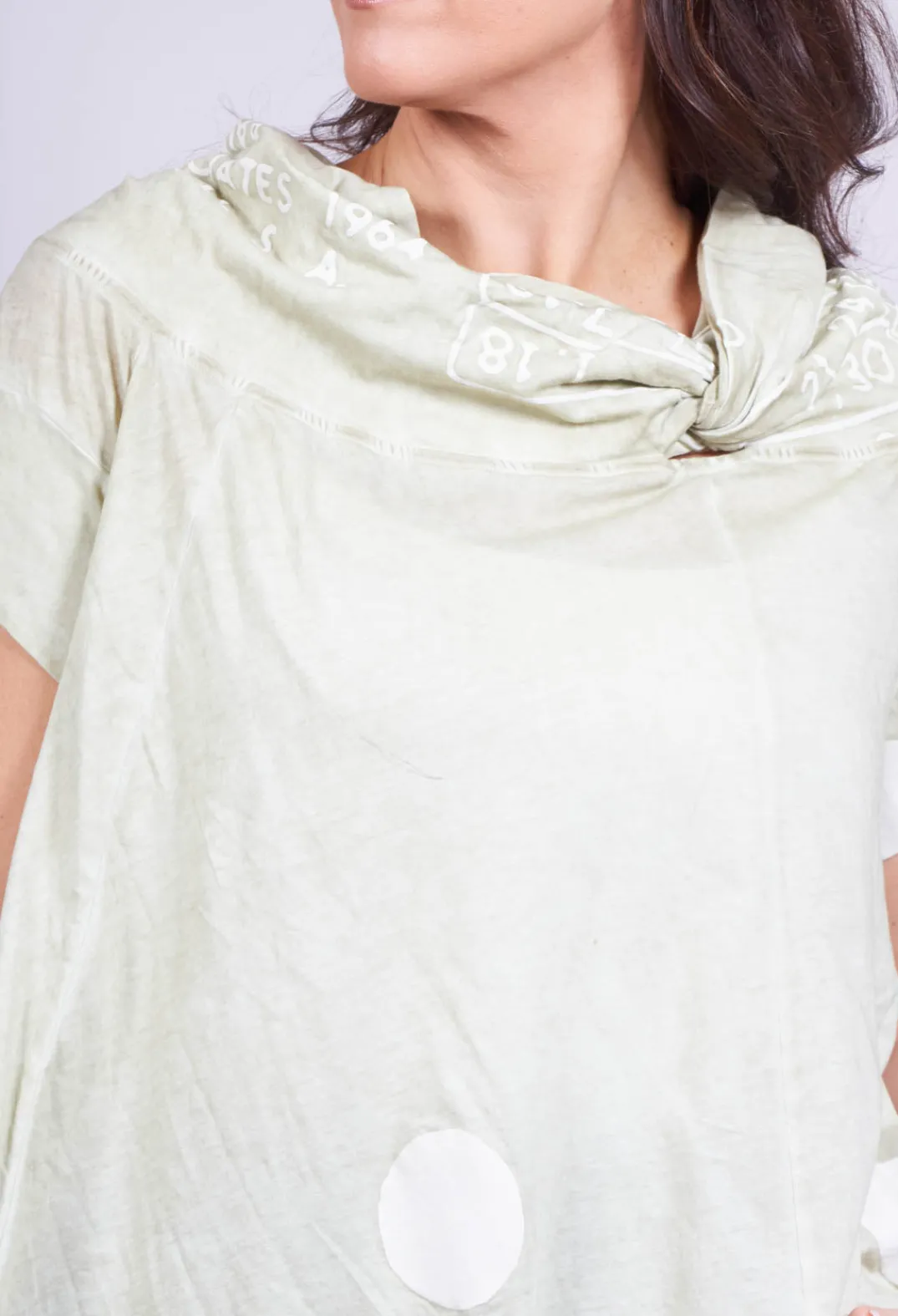Rundholz Black Label T-shirts^T-Shirt with Twist Detail Neckline in Pearl Dot