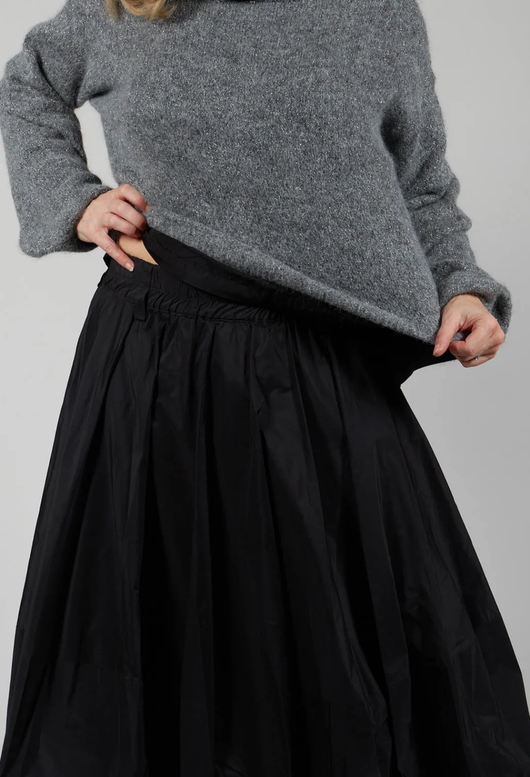 Les Filles d'Ailleurs Skirts^Tulip Shaped Skirt in Black