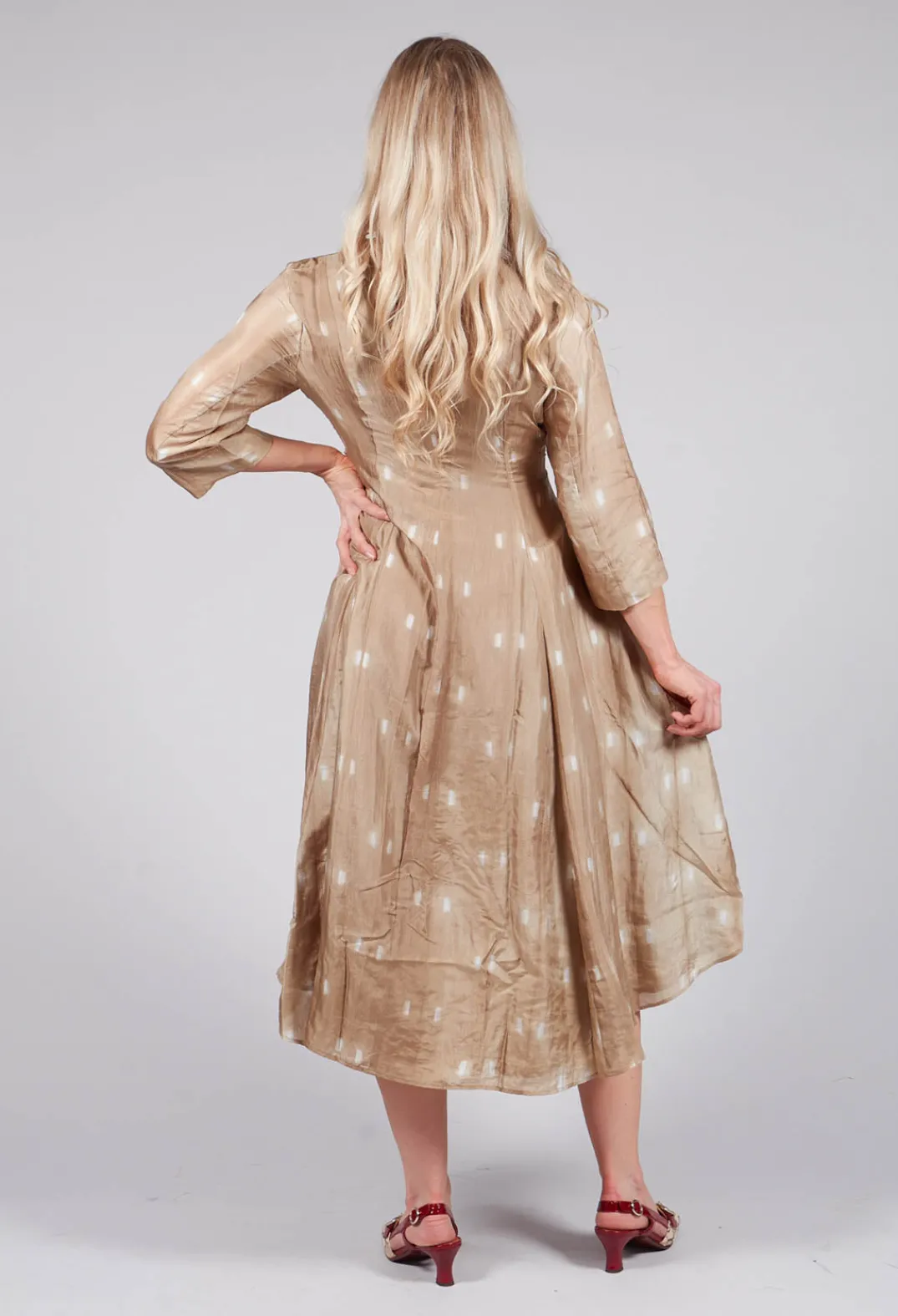 Bianco Levrin Dresses^Vanilla Mao Chemisier in Beige and Cream