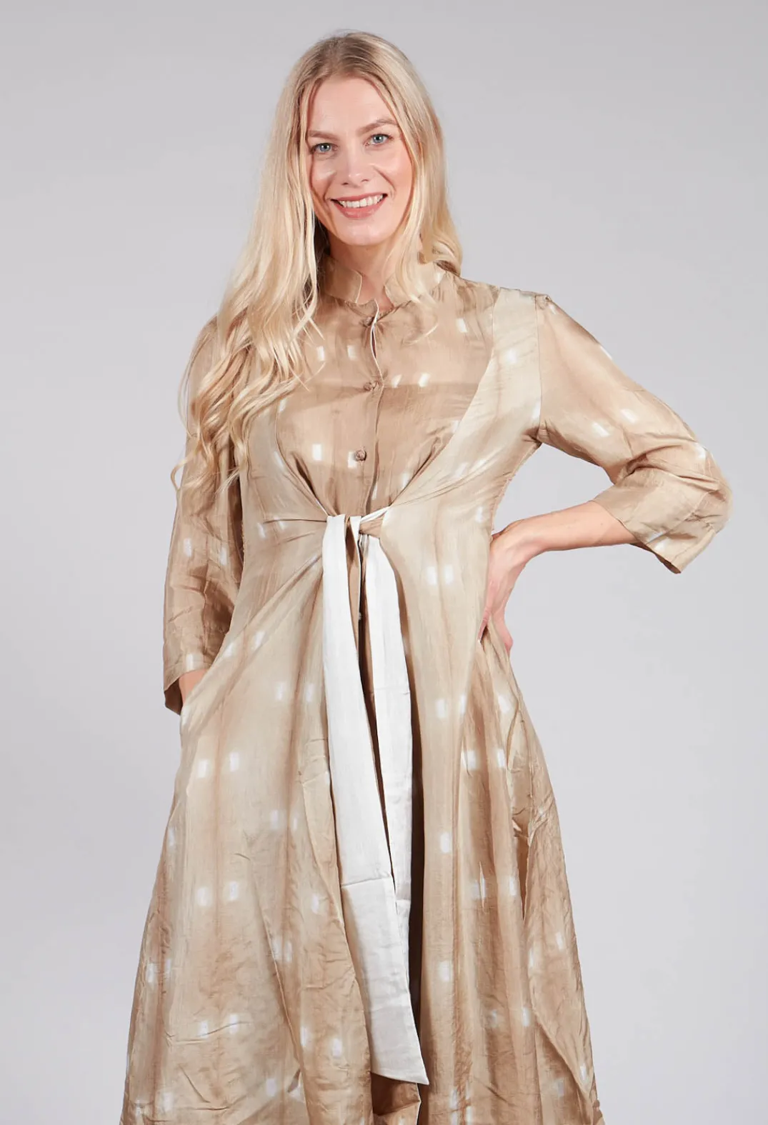Bianco Levrin Dresses^Vanilla Mao Chemisier in Beige and Cream