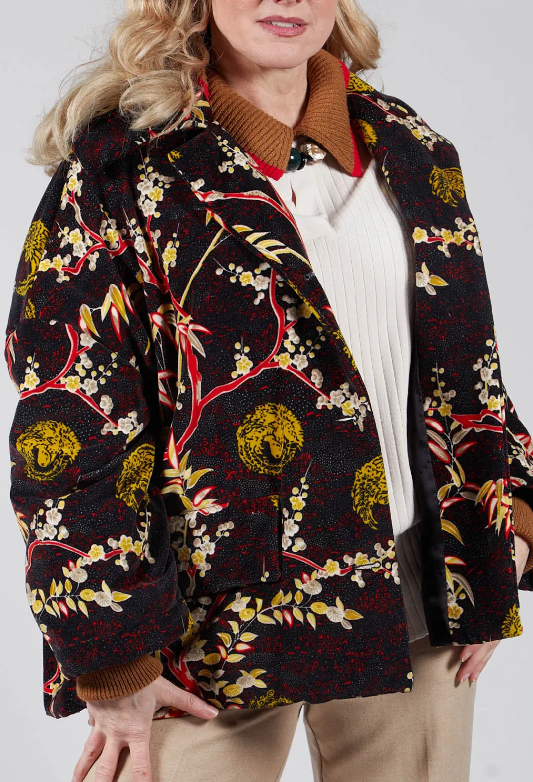 Beatrice B Coats^Velvet Short Coat in Black Print