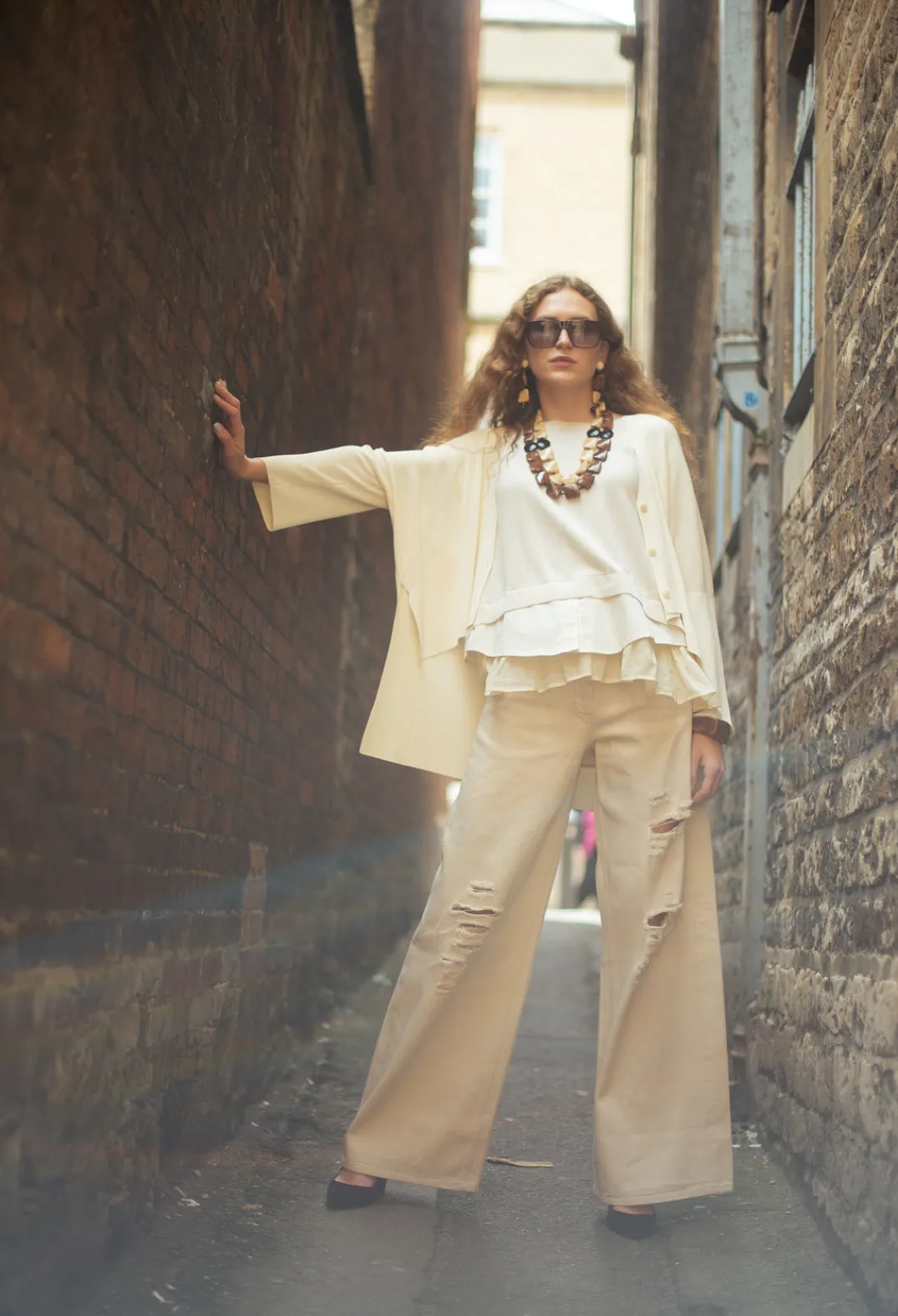 Isabel Benenato Cardigans^V-Neck Boxy Cardigan in White