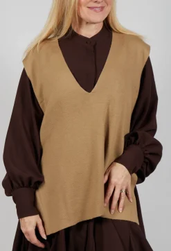 Mei Meij Jumpers^V-Neck Knitted Vest in Camel