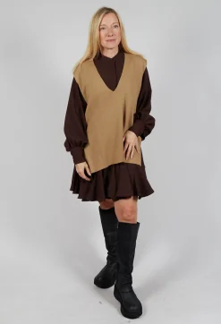 Mei Meij Jumpers^V-Neck Knitted Vest in Camel