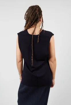 Mei Meij Jumpers^V-Neck Knitted Vest in Nero