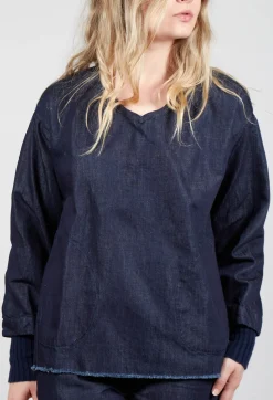 Aequamente Shirts & Blouses^V-Neck Shirt in Denim